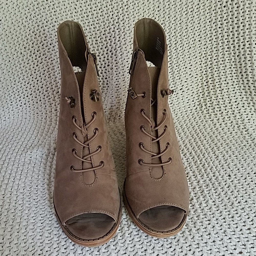 Altar'd State Rohana Open Toe Lace Up Booties Size 8